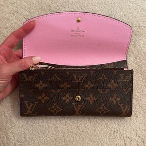 Louis Vuitton- like- wallet never used bought from poshmark